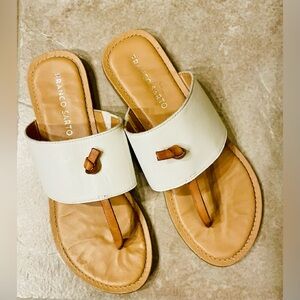 Franco Sarto, White Leather Thongs - 7.5M